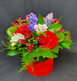 Średni Flower BOX czerwony z akcentem niebieskim