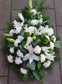 Duża wiązanka w tonacji białej z lilii i goździka