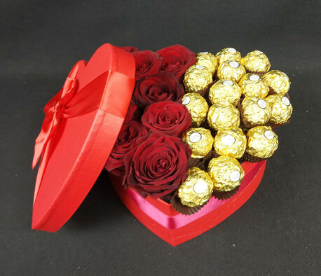 Słodkie serce - Ferrero Rocher i róże czerwone (1)