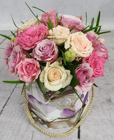 Średni wielobarwny Flower BOX z kwiatami pastelowymi